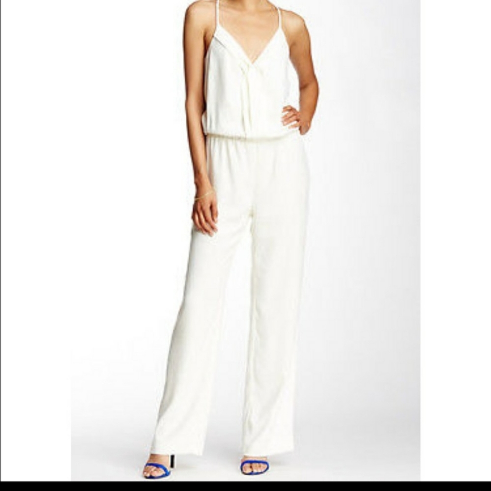 Joie Beata B  V - neck Romper/jumpsuit. Size 2
